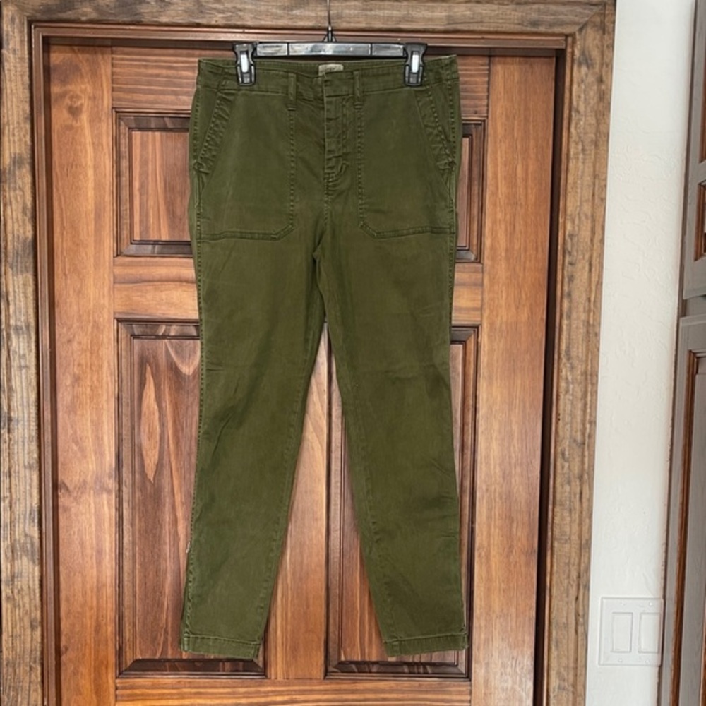 J. Crew womens  Khaki Chinos in Olive size 30